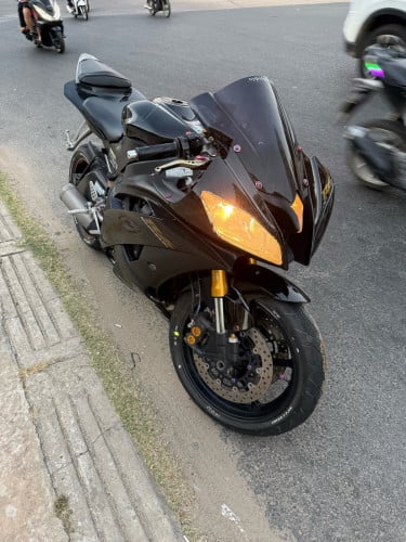 Yamaha R6