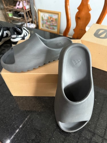 Yeezy slide original size 41 95%