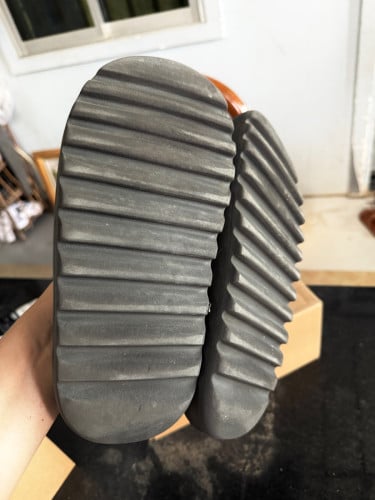 Yeezy slide original size 41 95%
