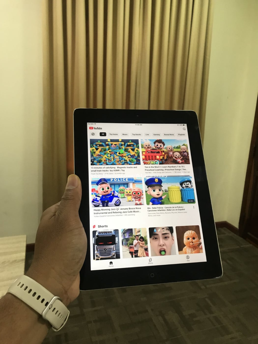 sell ipad 4 32G sim + wifi (ipad only)