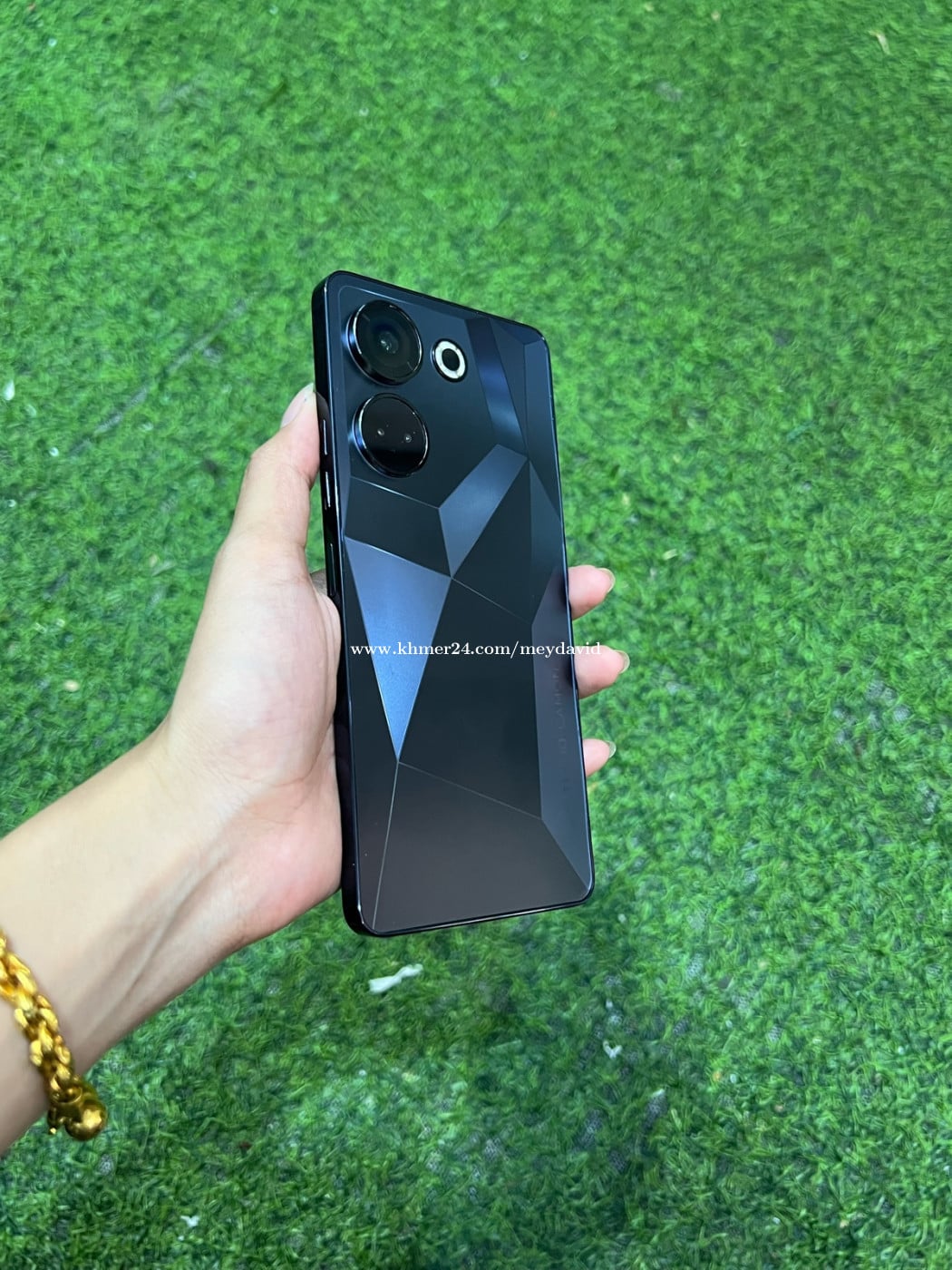 Tecno Camon 20Pro (មួយទឹក) Memory 256GB Ram 8+8