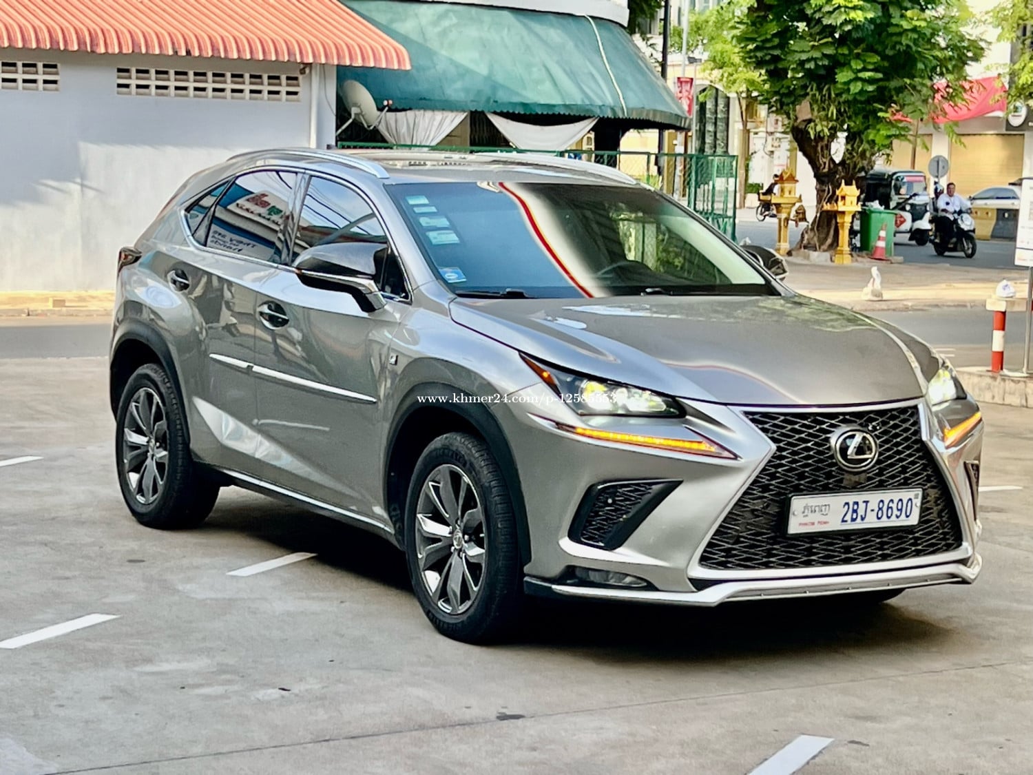NX200T ឡានថ្មី
