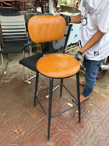 អីវ៉ាន់បើកហាងអស់លុយតិច