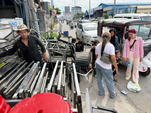 តុអុីណុកមួយទឹក