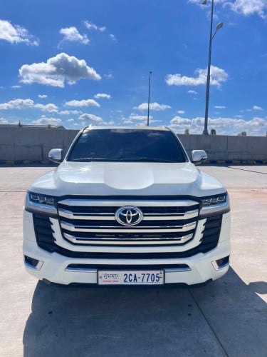 មានឡានចងលក់មួយគ្រឿង