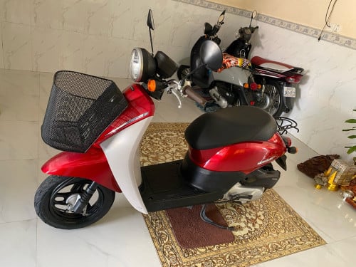 ម៉ូតូលក់ធូរៗ