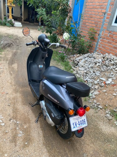 ម៉ូតូលក់