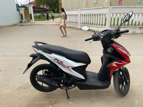 ម៉ូតូលក់ប្រញាប់លុយ