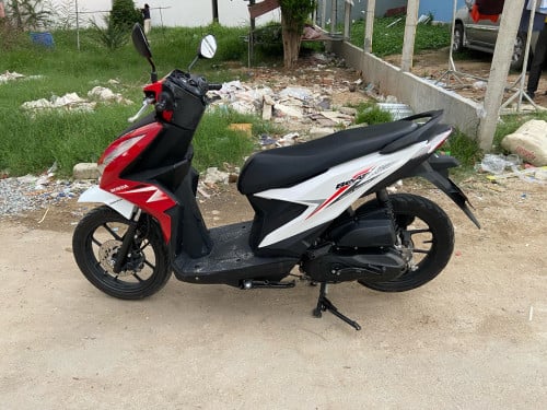 ម៉ូតូលក់ប្រញាប់លុយ