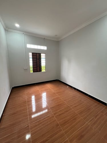 ដីផ្ទះលក់នឹងតូបមុខផ្ទះ