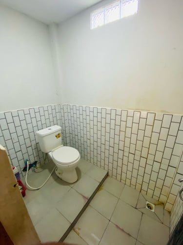 ដីផ្ទះលក់នឹងតូបមុខផ្ទះ
