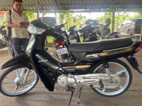ពួកម៉ូតូអាសង់