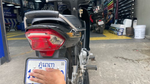 ម៉ូតូលក់ម្ចាស់ដើម