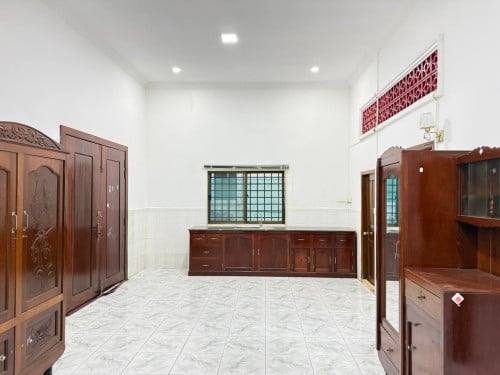ផ្ទះ និងបន្ទប់សម្រាប់ជួល