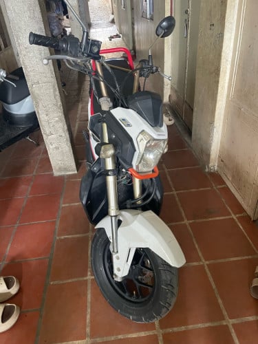 ម៉ូតូលក់