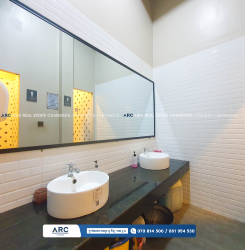 ហាងកាហ្វេជួល ទីតាំងល្អស្ថិតនៅជិតស្តាត់អូឡាំពិក