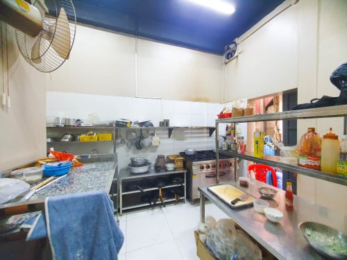 ហាងកាហ្វេជួល ទីតាំងល្អស្ថិតនៅជិតស្តាត់អូឡាំពិក
