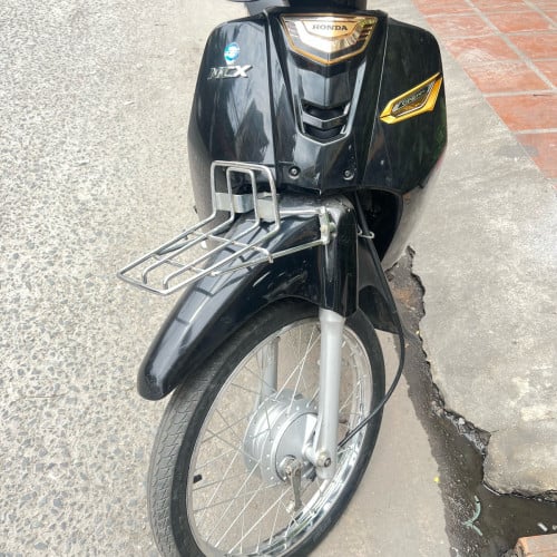 នៅស្អាត់ម្ចាស់ដើមម៉ាសុីនខ្លាំង