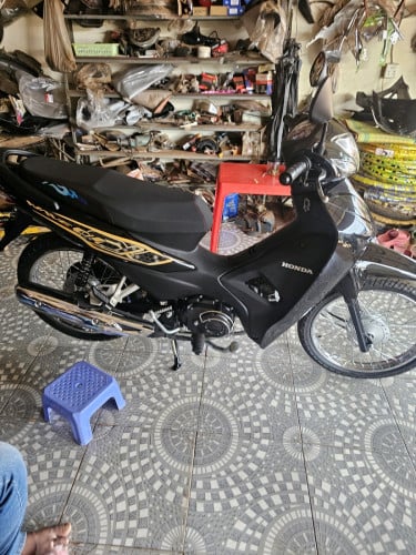 ម៉ូតូលក់
