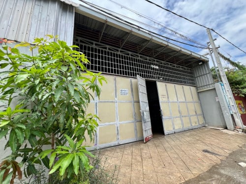 ឃ្លាំងជួល