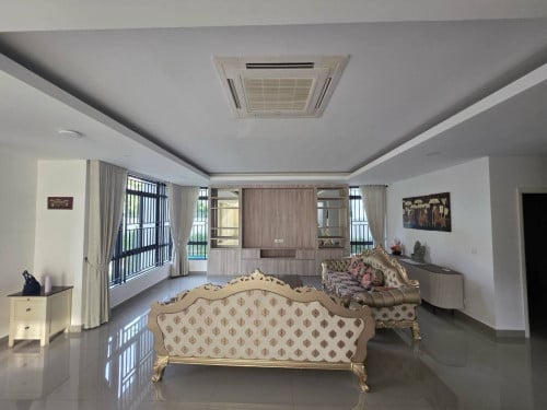 វីឡាឃ្វីនកែងសម្រាប់ជួល ក្នុងបុរីជីបម៉ុងហ្ក្រេន