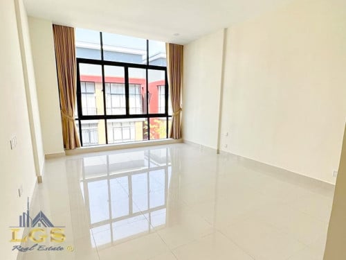 ផ្ទះអាជីវកម្ម ទុកសម្ភារទាំងអស់ជូន ​សម្រាប់លក់!!! ️ទីតាំងបុរី ប៉េងហួតបឹងស្នោរ ផ្លូវជាតិលេខ១.