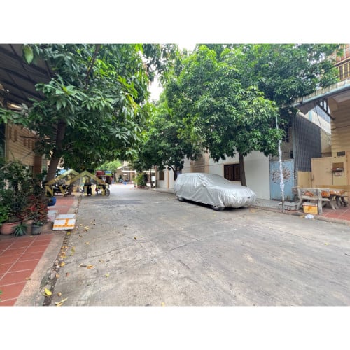 ផ្ទះលក់ ទីតាំងក្នុងបុរី លីមឈាងហាក់ (ចំការដូង)