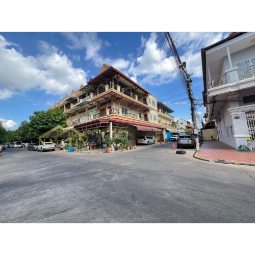 ផ្ទះលក់ ទីតាំងក្នុងបុរីពិភពថ្មី ចំការដូង១