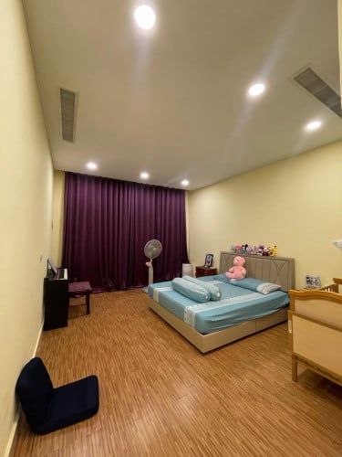 ផ្ទះអាជីវកម្មសម្រាប់ជួល  (នៅលើផ្លូវធំ)