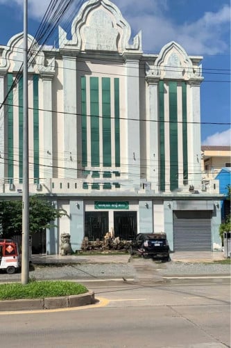 ដី អគារកែងលើផ្លូវហានូយ