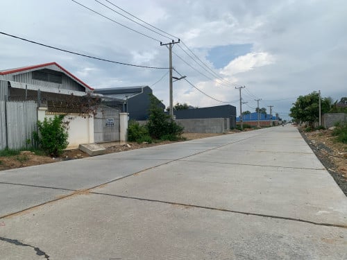ឃ្លាំងលក់បន្ទាន់ នៅឃ្មួញ