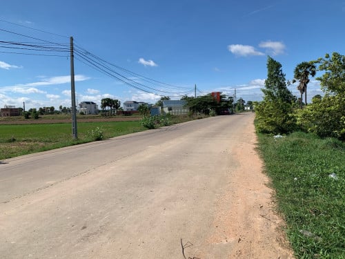 ដីលក់ជិតវត្តភ្នៀត