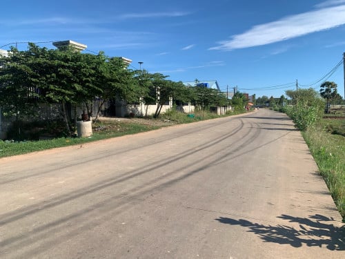 ដីលក់ ជិតវត្តភ្នៀត