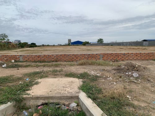 ដីលក់លើផ្លូវ ឌី ប៉ុក