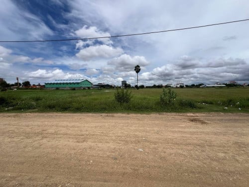 ដីលក់ក្រោយវត្តឃ្មួញ