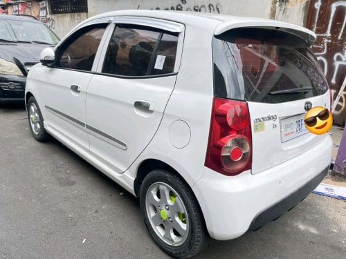 ឡានលក់ដូរសេរី