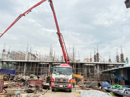 អាគារពាណិជ្ជកម្ម