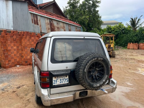 ប៉ាសារ៉ូឡាននៅអេម