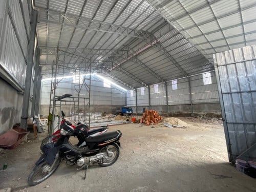 ឃ្លាំងជួល ទឹកល្អក់