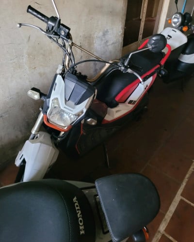 ម៉ូតូលក់