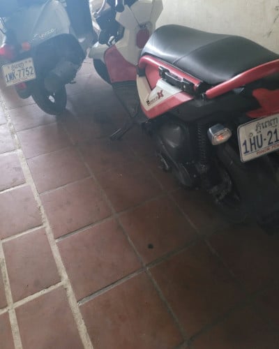 ម៉ូតូលក់
