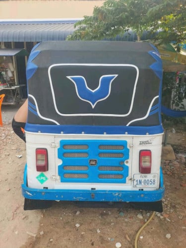កង់បីលក់018រៀបចំរួចរាល់ស្អាតម៉ាស៊ីនស្អាតទឹកថ្នាំស្អាត
