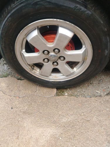 ឡានលក់ឆ្នាំ02.លក់7700$