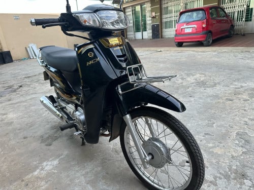លក់សង់026 តម្លៃ 2050$ មានកាតគ្រី