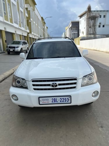 ឡានលក់03 V6 ប៉ុង1លក់16500$ចចារផ្ទាល់ធានាឡានទឹកថ្នាំសុីន1ជុំ