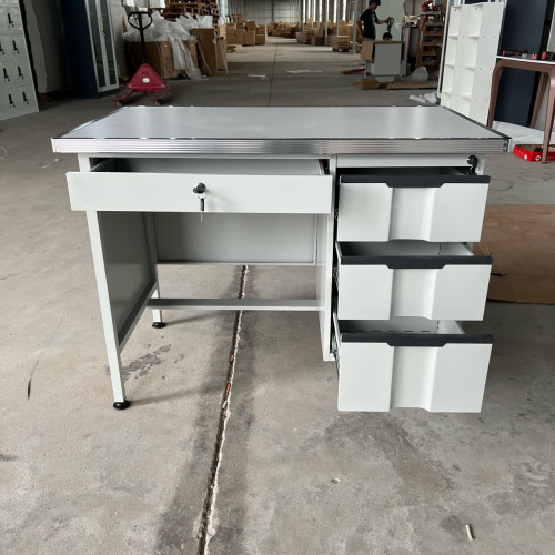 តុដែកខ្នាត 100 x 60 x 75cm(បោះដុំលក់រាយ)
