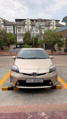 ឡានម្ចាស់ចង់ 13700$