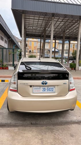 ឡានម្ចាស់ចង់ 13700$