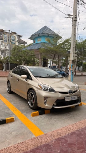ឡានម្ចាស់ចង់ 13700$
