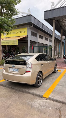 ឡានម្ចាស់ចង់ 13700$